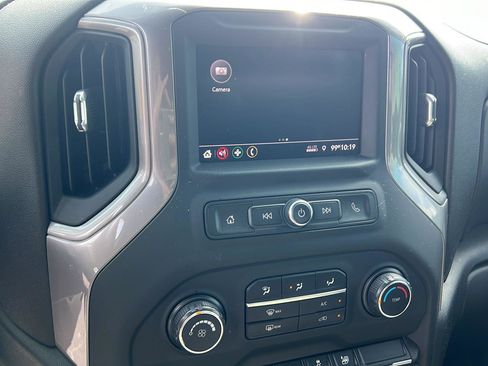Used 2021 Chevrolet Silverado 2500 Custom w/ Custom Value Package AWD/4WD image 17