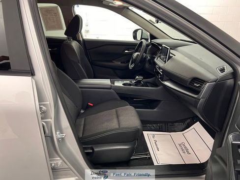Used 2025 Nissan Rogue SV FWD image 37