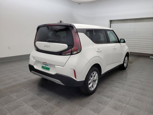 Used 2025 Kia Soul LX image 9