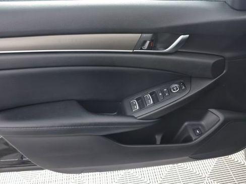 Used 2018 Honda Accord LX image 24