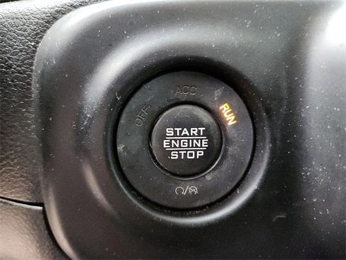 Used 2020 Jeep Wrangler Unlimited Sahara image 20