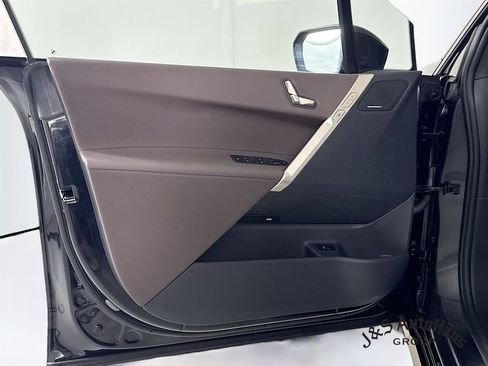 Used 2024 BMW iX xDrive50 w/ Sport Package image 22