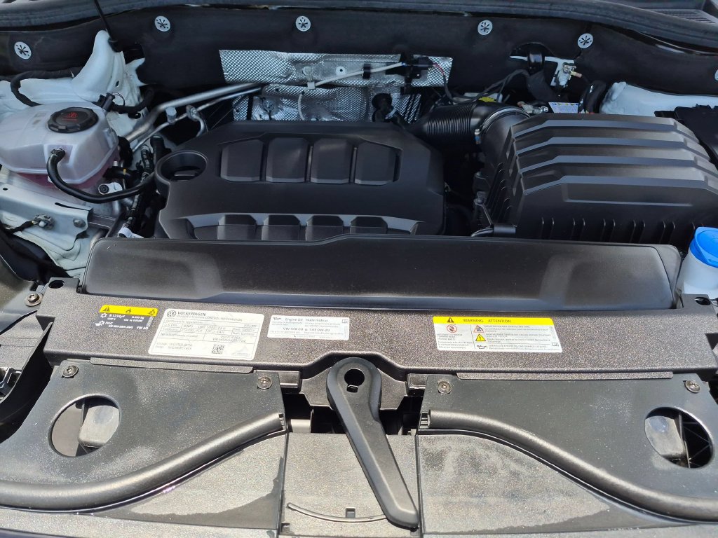 Used 2025 Volkswagen Atlas SE FWD image 33