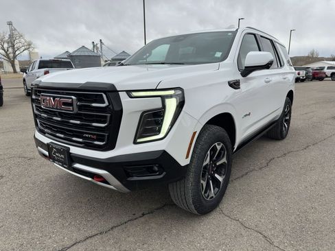 Used 2025 GMC Yukon AT4 w/ AT4 Premium Plus Package image 3