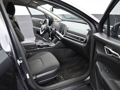 Used 2023 Kia Sportage LX AWD/4WD image 16