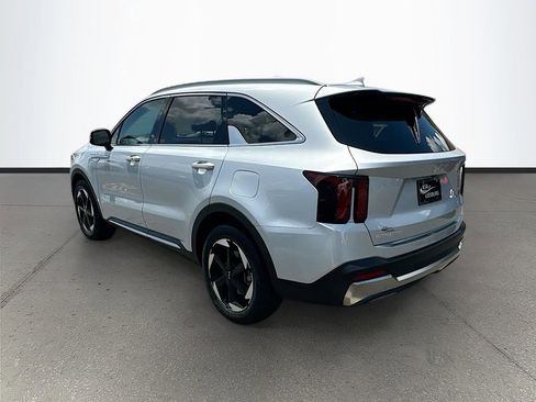 Certified 2025 Kia Sorento EX w/ EX Panoramic Sunroof Package FWD image 5