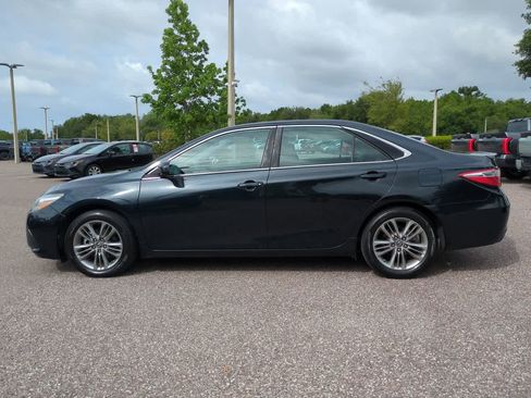 Used 2015 Toyota Camry SE FWD image 3