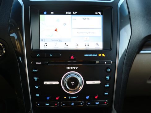 Used 2017 Ford Explorer Limited image 11