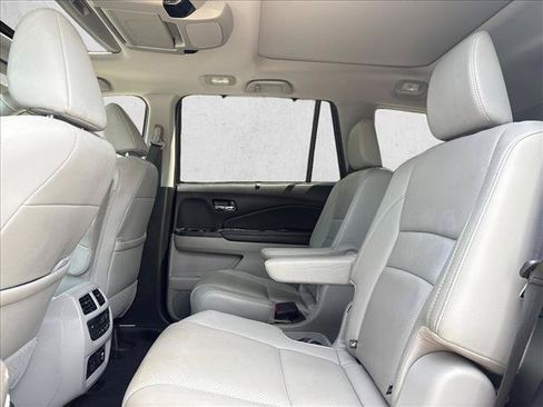 Used 2019 Honda Pilot Elite image 23