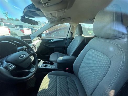 Used 2020 Ford Escape SE image 9