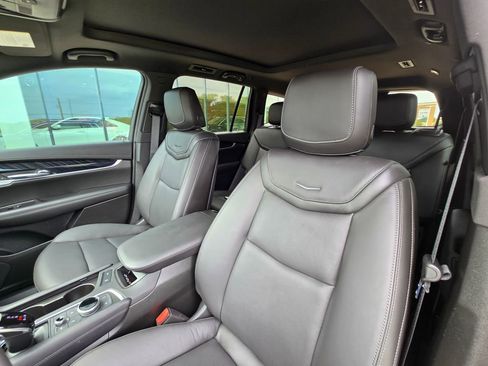 Used 2025 Cadillac XT6 Premium Luxury w/ LPO, Floor Liner Package FWD image 12