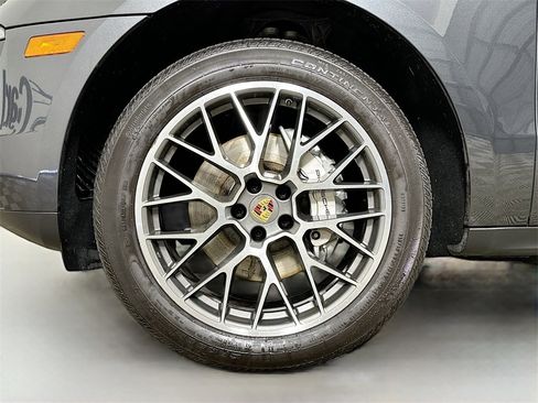 Used 2017 Porsche Macan S image 39