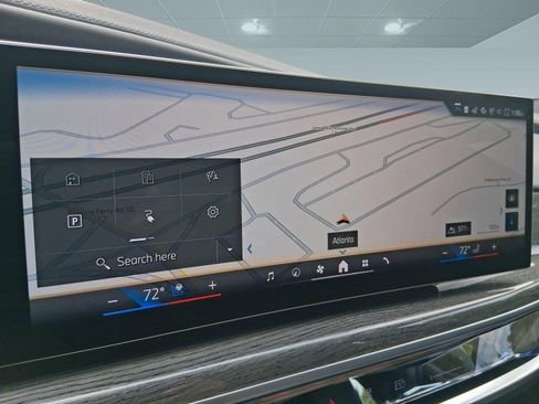 Used 2026 BMW i7 eDrive50 w/ M Sport Package RWD image 22