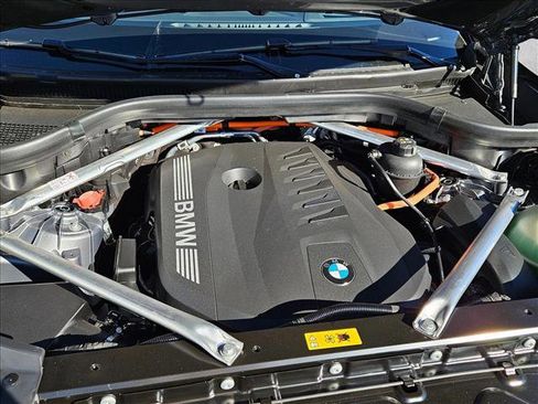New 2026 BMW X5 xDrive50e w/ Executive Package image 16