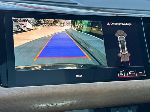 Used 2022 Audi e-tron GT Premium Plus image 19