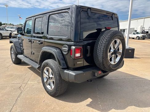Used 2021 Jeep Wrangler Unlimited Sahara AWD/4WD image 8
