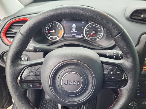 Used 2022 Jeep Renegade Trailhawk w/ Sun/Sound Group image 10