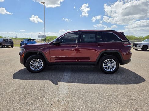 New 2026 Jeep Grand Cherokee Laredo AWD/4WD image 4