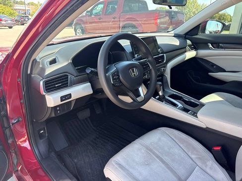 Used 2020 Honda Accord EX image 10