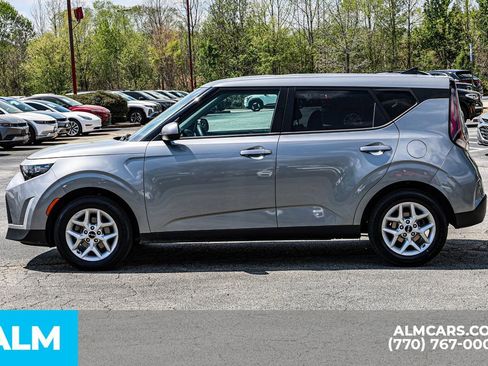 Used 2025 Kia Soul LX w/ LX Technology Package image 9