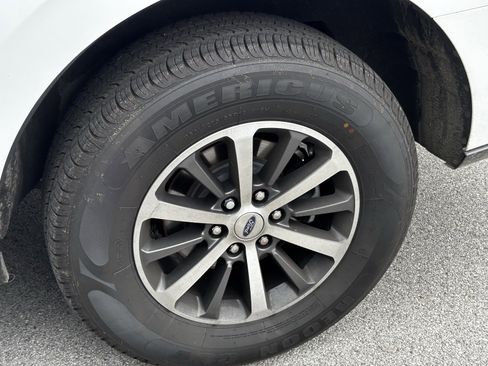 Used 2019 Ford Expedition XLT w/ Equipment Group 201A image 9