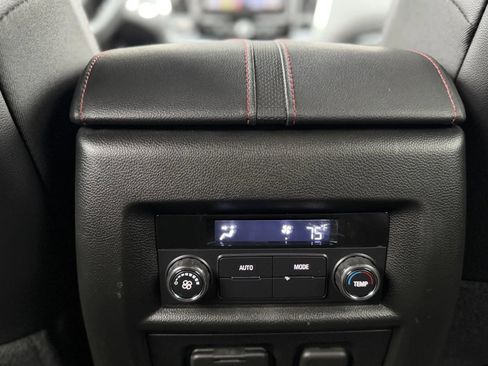 Used 2024 Chevrolet Traverse RS image 47