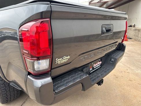 Used 2022 Toyota Tacoma SR5 w/ Technology Package RWD image 42