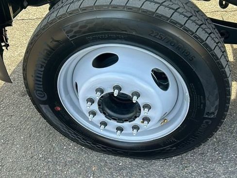 New 2025 Ford F550 2WD Regular Cab Super Duty image 11