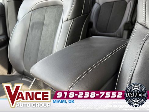 New 2025 Jeep Grand Cherokee L Altitude image 37