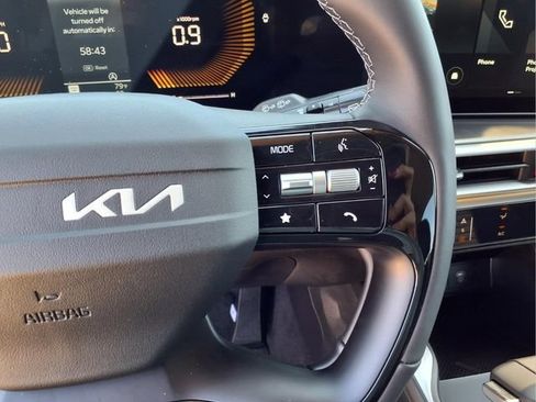 New 2026 Kia Sorento LX FWD image 10