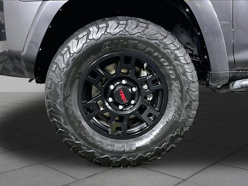 Used 2019 Toyota 4Runner TRD Off-Road Premium AWD/4WD image 11