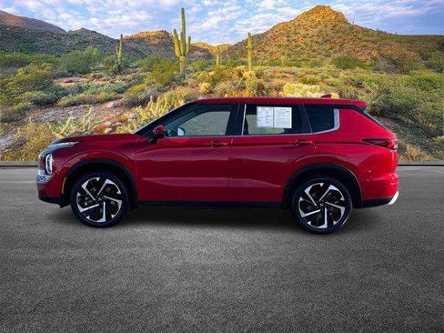Used 2024 Mitsubishi Outlander SE image 8