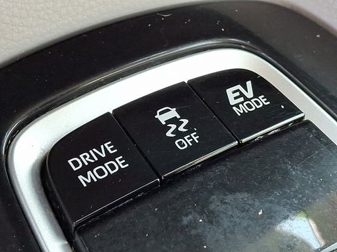 Used 2024 Toyota Corolla LE FWD image 26