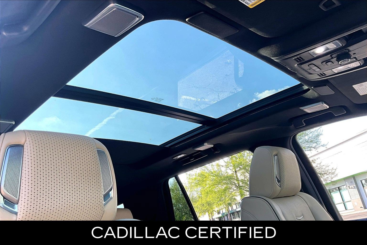 Used 2023 Cadillac Escalade Premium Luxury w/ Performance Package AWD/4WD image 11
