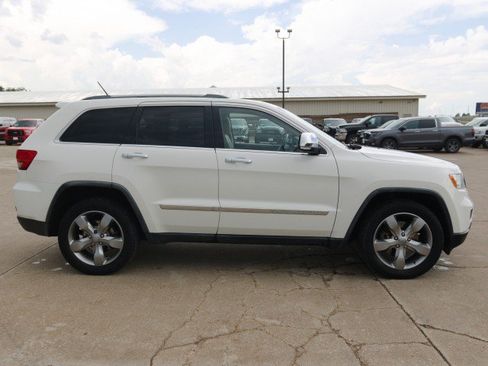Used 2012 Jeep Grand Cherokee Limited w/ Luxury Group II AWD/4WD image 5