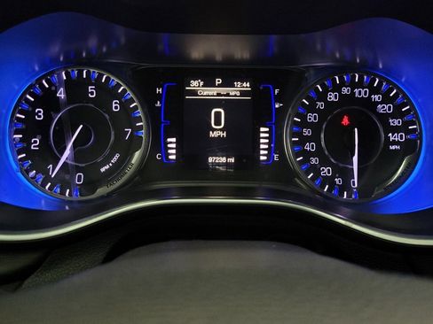 Used 2016 Chrysler 200 LX image 23