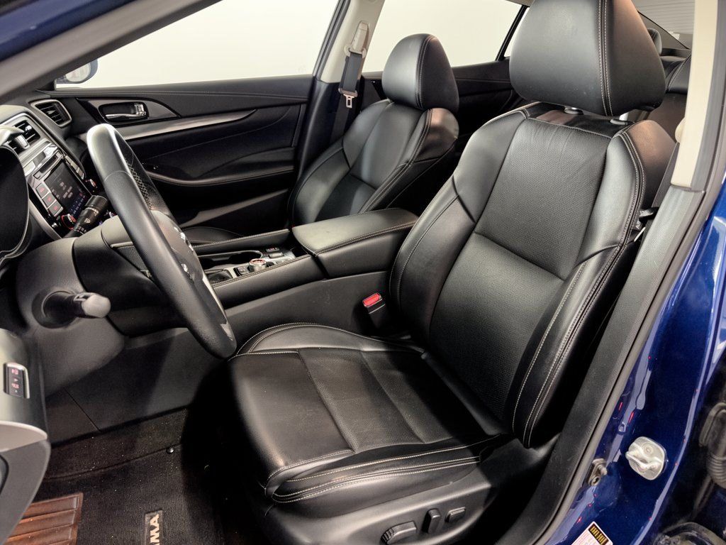 Used 2022 Nissan Maxima SV w/ Floor Mat Group FWD image 5