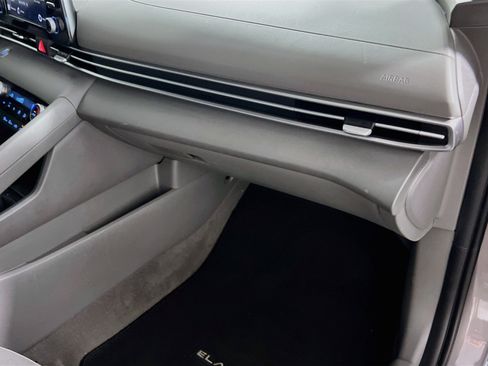 Used 2022 Hyundai Elantra SEL w/ Convenience Package FWD image 34