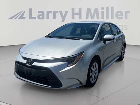 Used 2024 Toyota Corolla LE FWD image 1