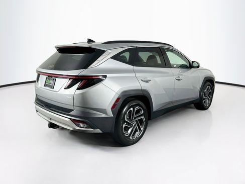 Used 2025 Hyundai Tucson Limited FWD image 9