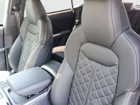 New 2025 Audi SQ8 Prestige image 28