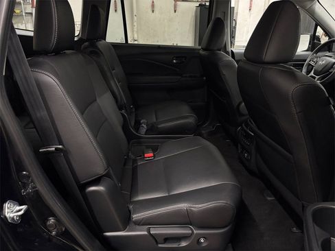 Used 2022 Honda Pilot Touring image 18