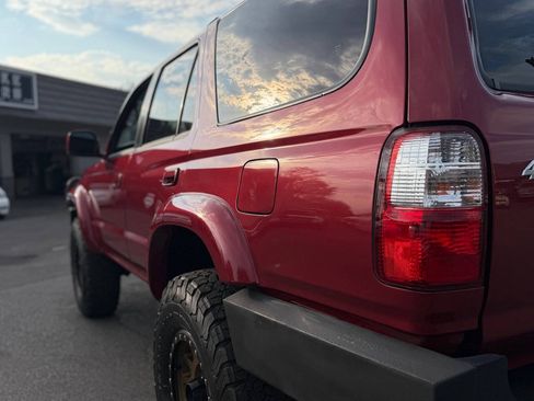 Used 2002 Toyota 4Runner SR5 w/ Leather Trim Pkg AWD/4WD image 32