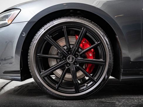 Certified 2022 Audi S8 image 13