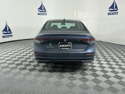 Certified 2025 Honda Accord SE image 5