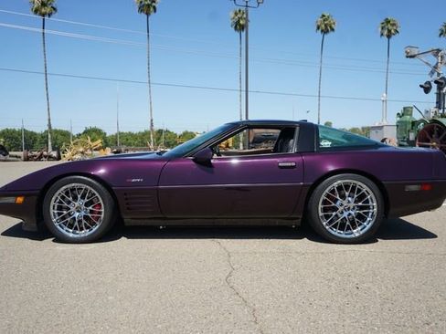 Used 1992 Chevrolet Corvette ZR-1 RWD image 16