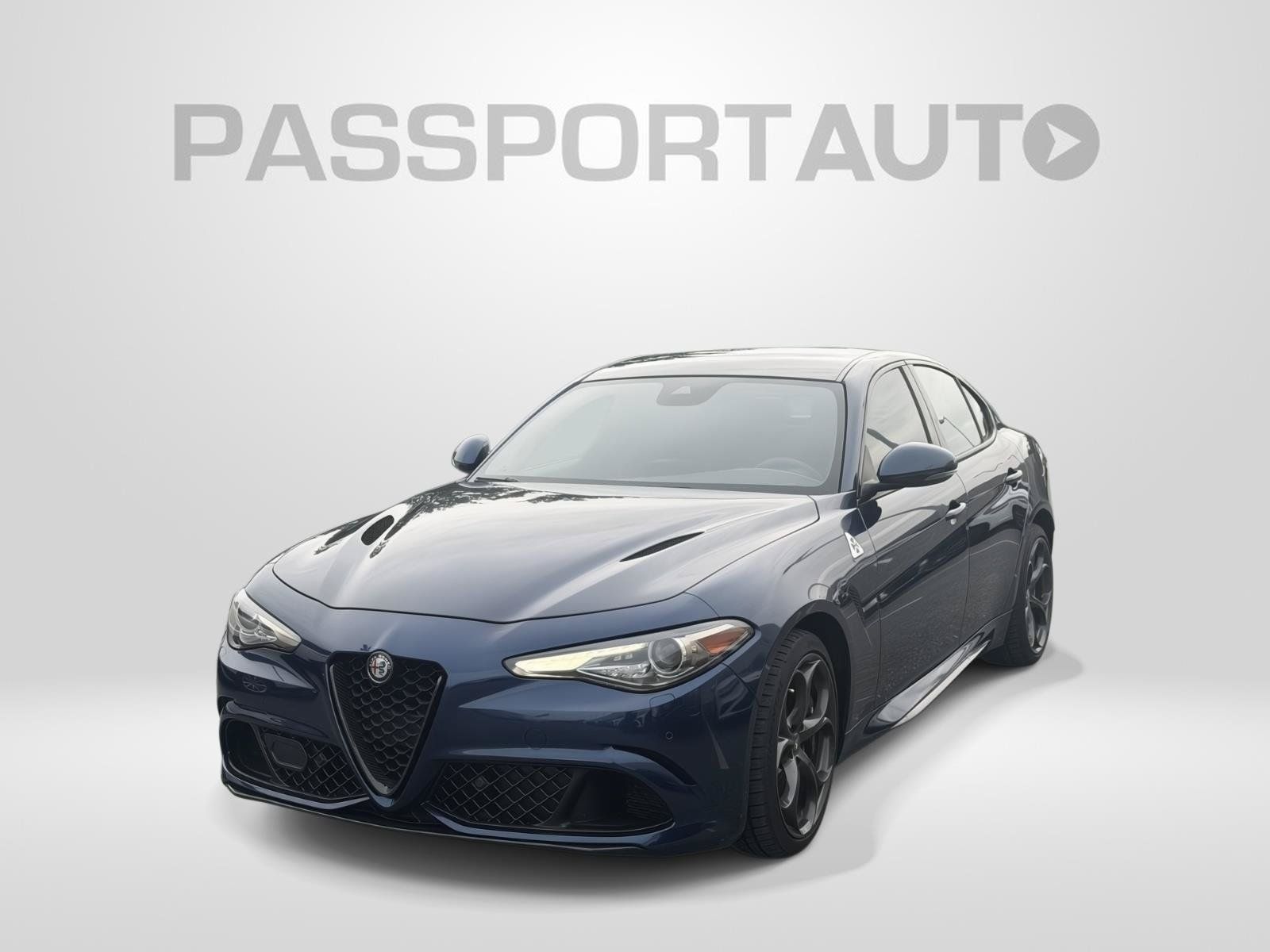 Used 2018 Alfa Romeo Giulia Quadrifoglio w/ Driver Assist Dynamic Package RWD image 1
