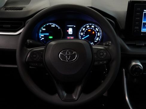Used 2020 Toyota RAV4 LE image 12