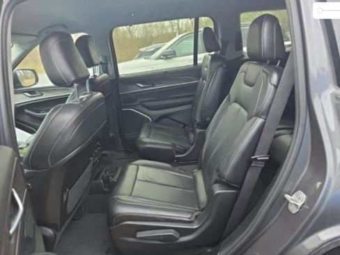 Used 2023 Jeep Grand Cherokee L Limited w/ Luxury Tech Group II AWD/4WD image 2