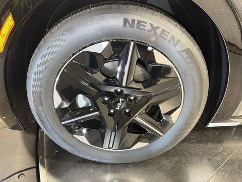 New 2025 Kia EV6 Wind image 10